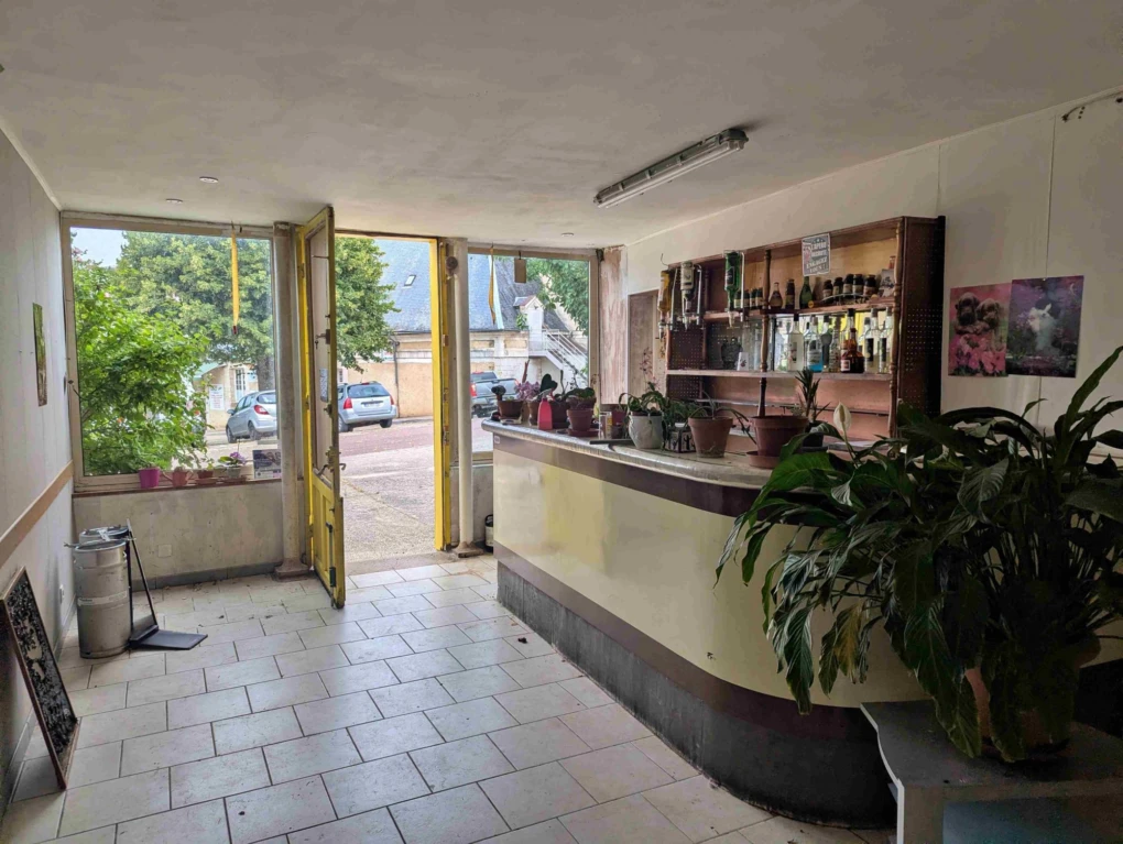 ancien bar à Courson
