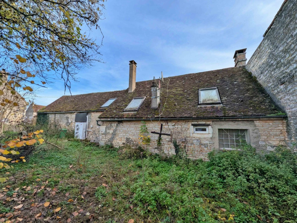 jardin maison à Courson les Carrières