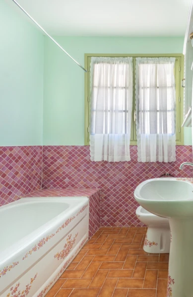 salle de bains à l'étage à MAILLY LE CHATEAU