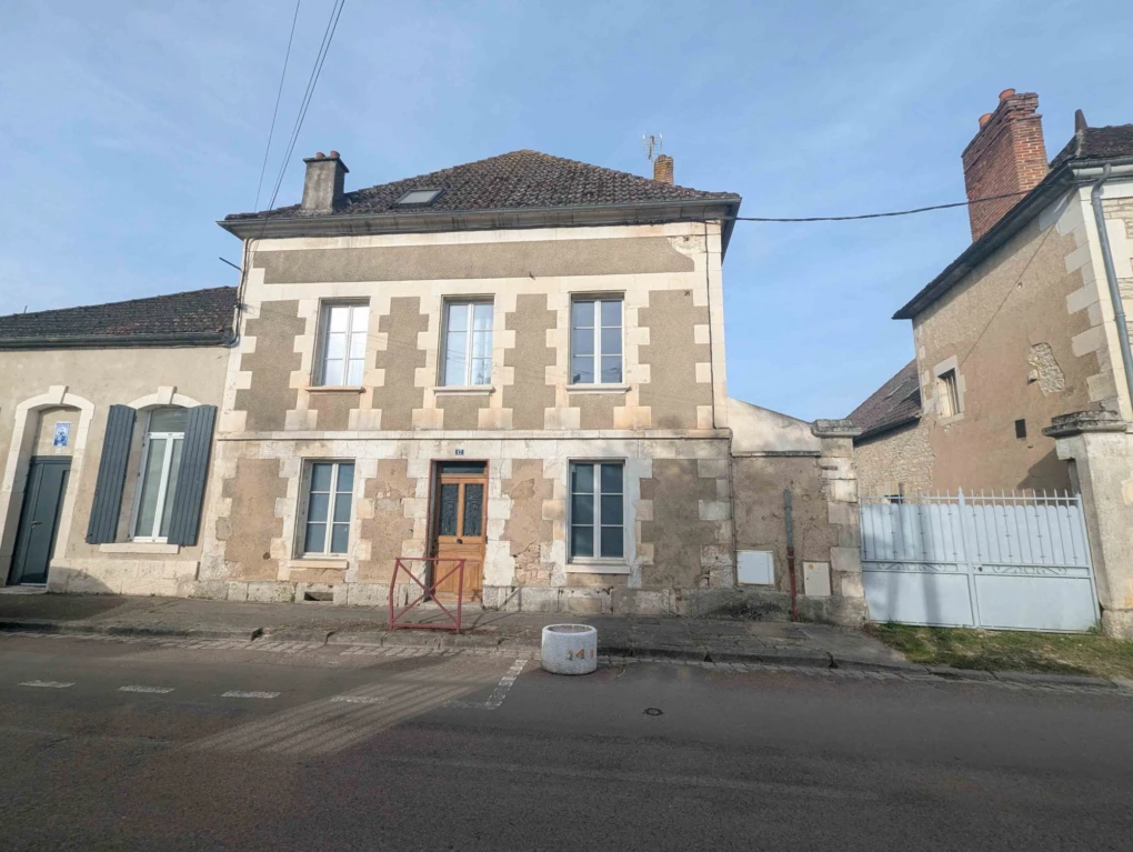 façade maison à vendre à Bazarnes