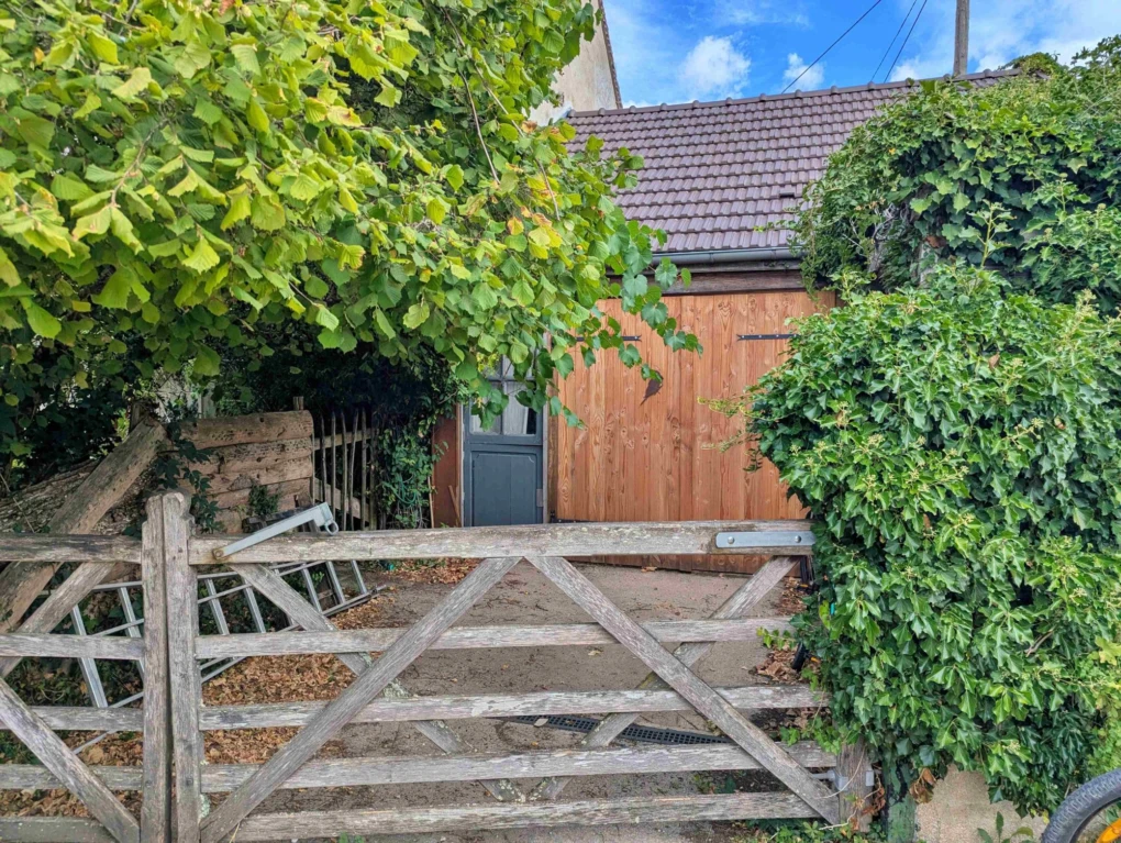 garage à MERRY SUR YONNE