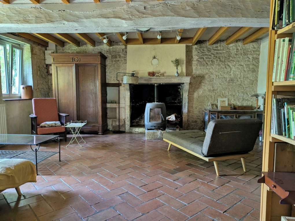 salon avec poële à bois 200km Sud Paris
