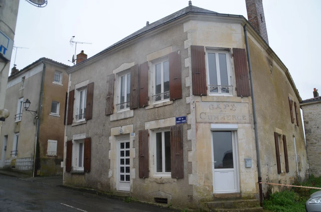 Photo 1