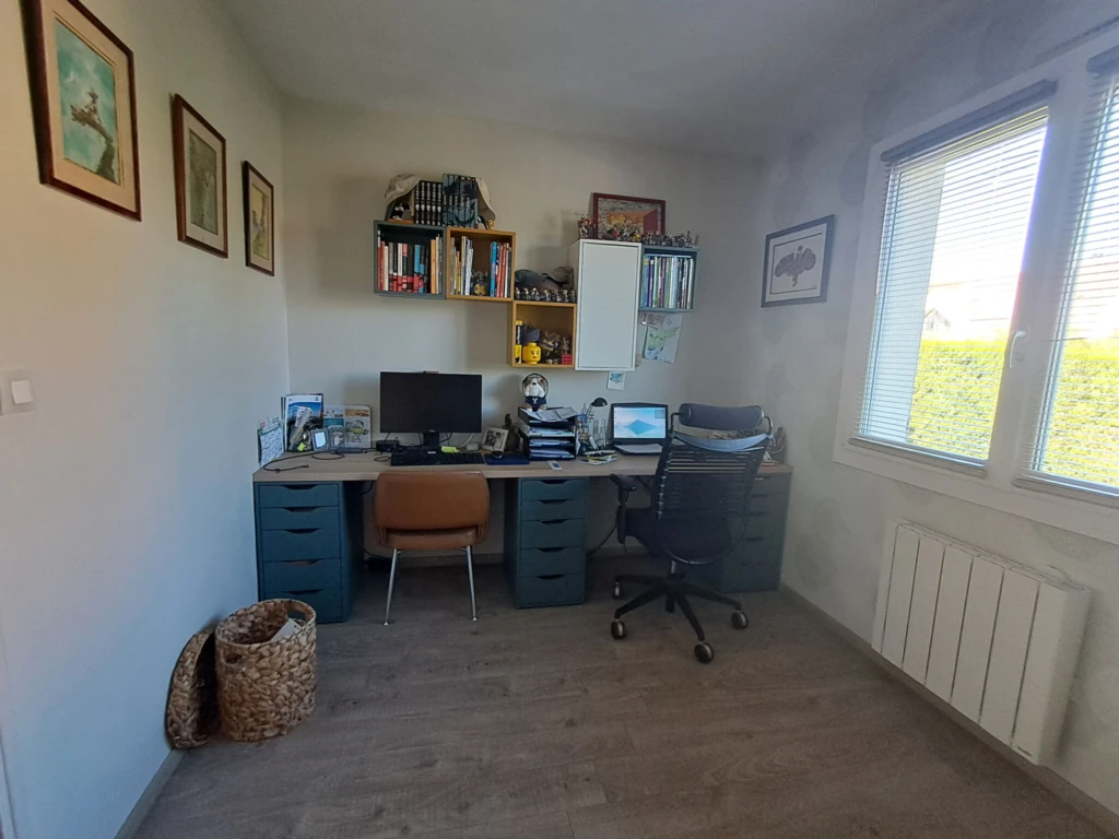 Photo 8