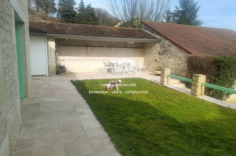 Pièce de vie avec cuisine de 65 m2 au total