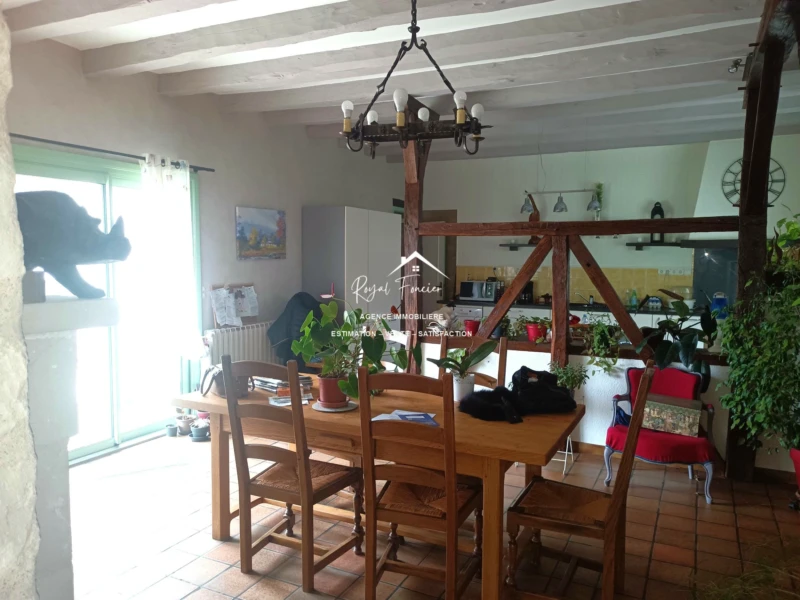 Cuisine ouverte sur espace séjour de 40 M2