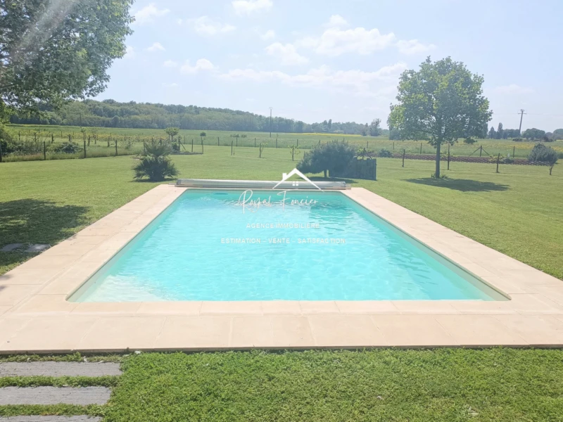 Entrée avec terrasse