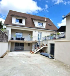 Belle prestation de 200 m2 (deux logements avec accès indépendant)