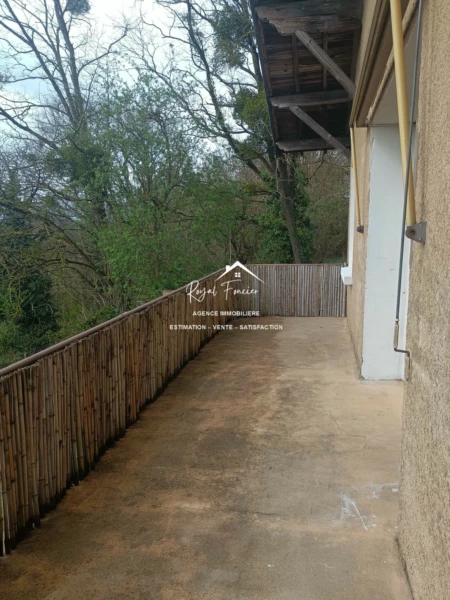 Belle terrasse pour y passer des moments agréables