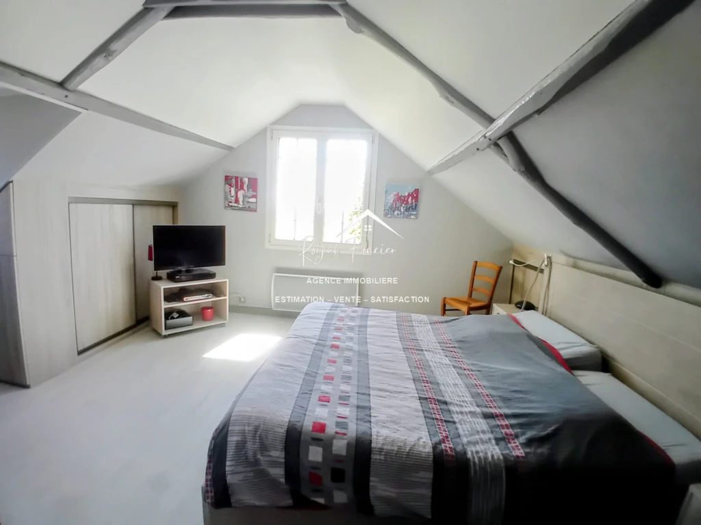 Etage : Chambre 2 avec de nombreux rangements