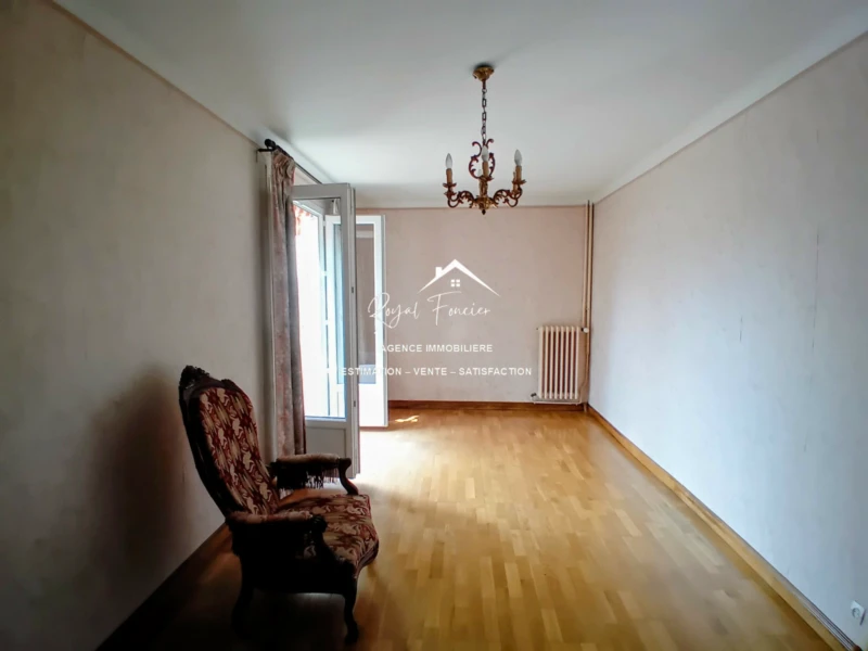 Séjour (poss d'ouvrir sur la cuisine A et E)