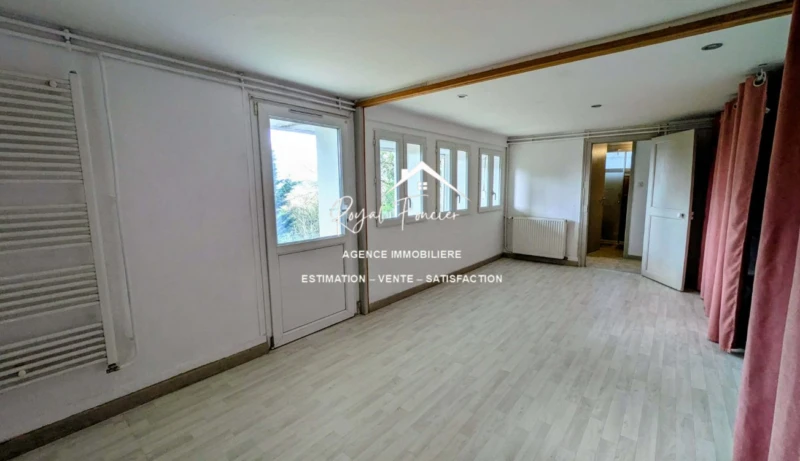 Chambre 18m² avec rangements au sous-sol