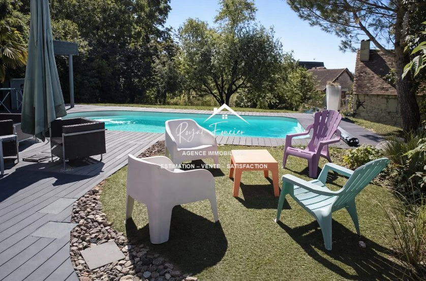 coin détente avec piscine