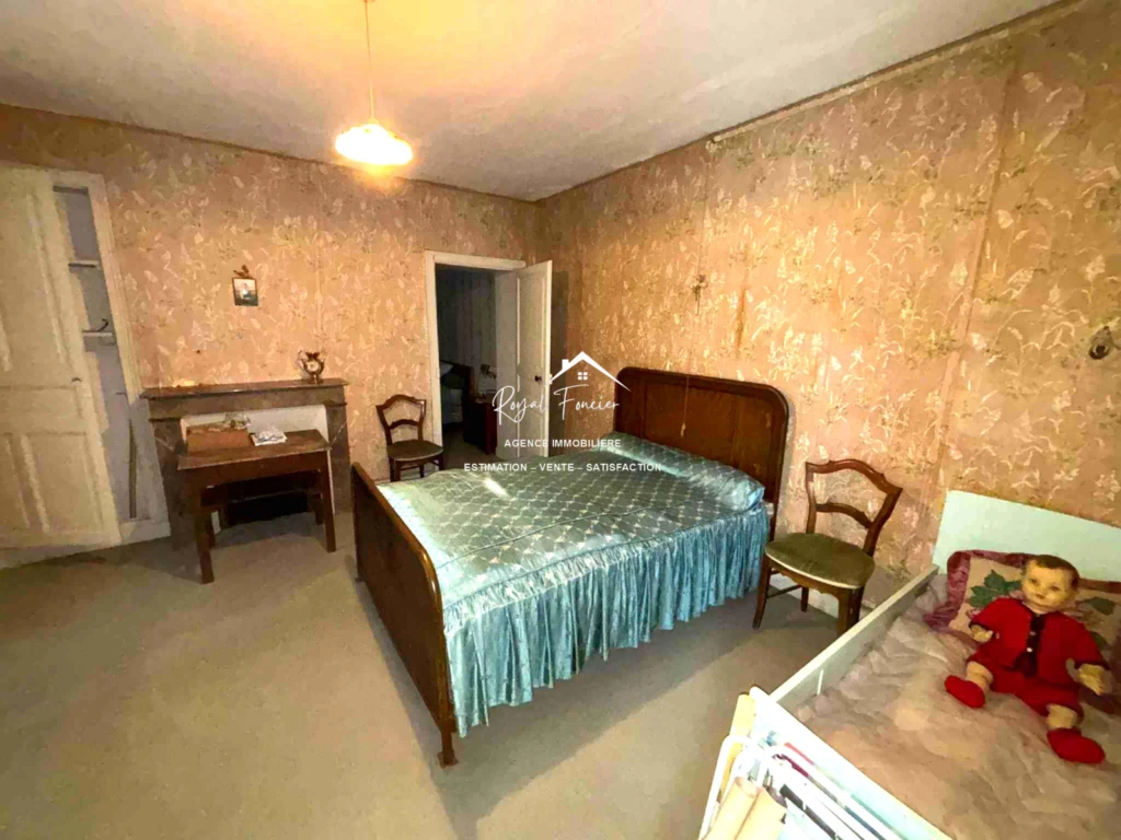 Chambre 1er étage (avec bureau ou dressing)