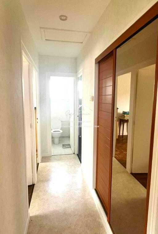 Couloir désevant les chambres