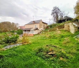 Maison ancienne restaurée avec un beau terrain clos