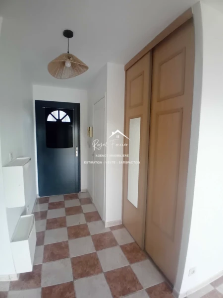 Entrée avec placards