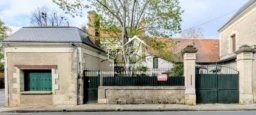 Ensemble immobilier : maison + grange + dépendance (studio)