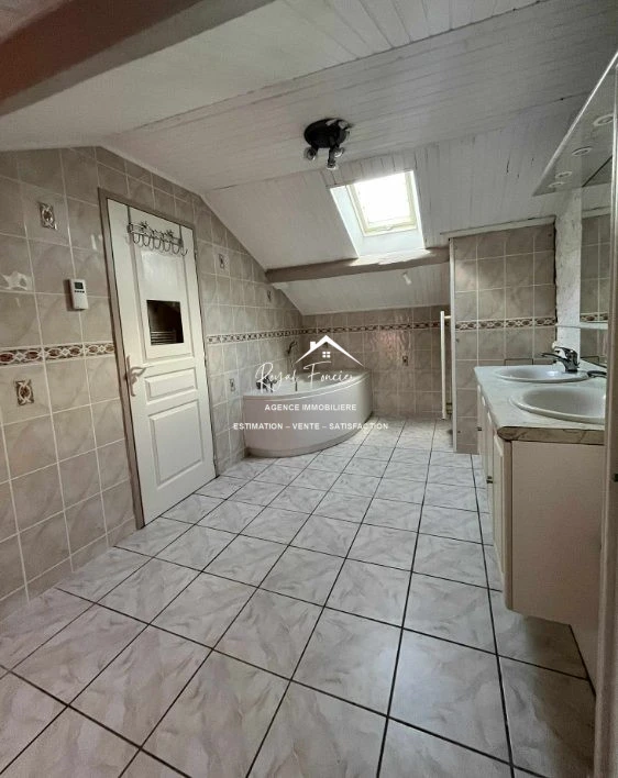 Salle de bain 1er étage