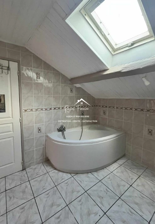 Salle de bain 1er étage