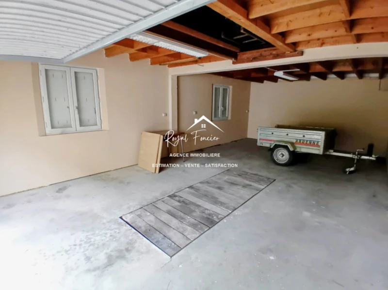 Garage indépendant de 38 m2 avec espace de rangements au dessus