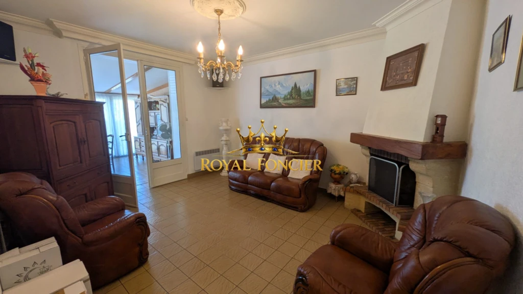 Salon avec cheminée