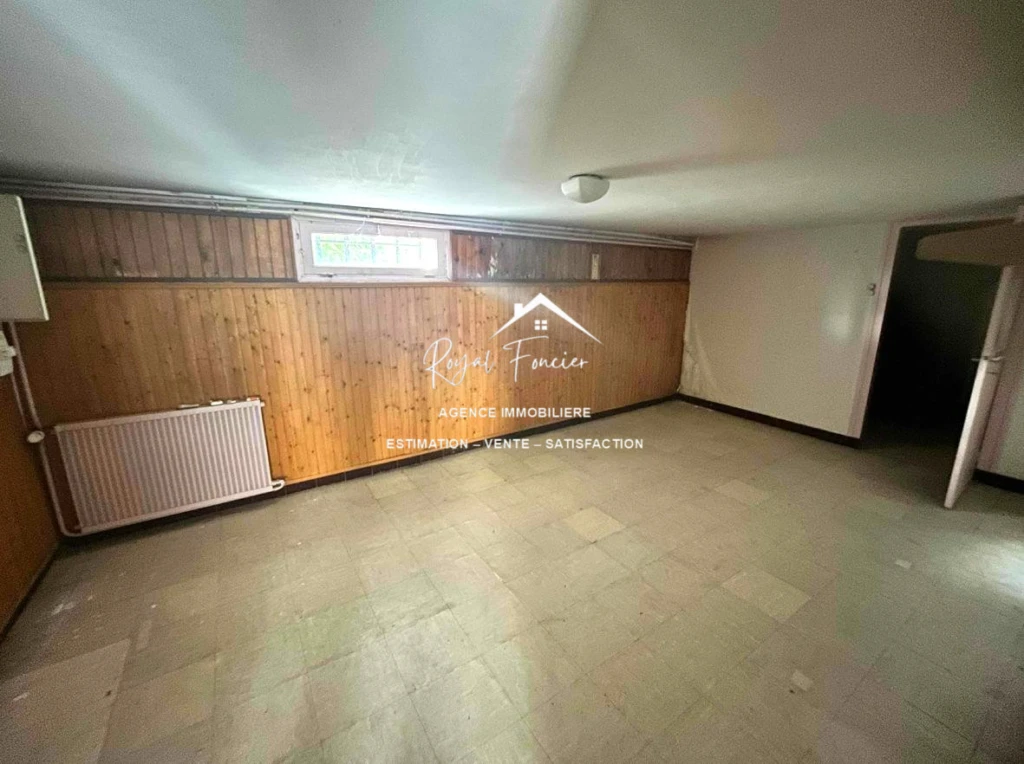 Pièce de 17.54m²
