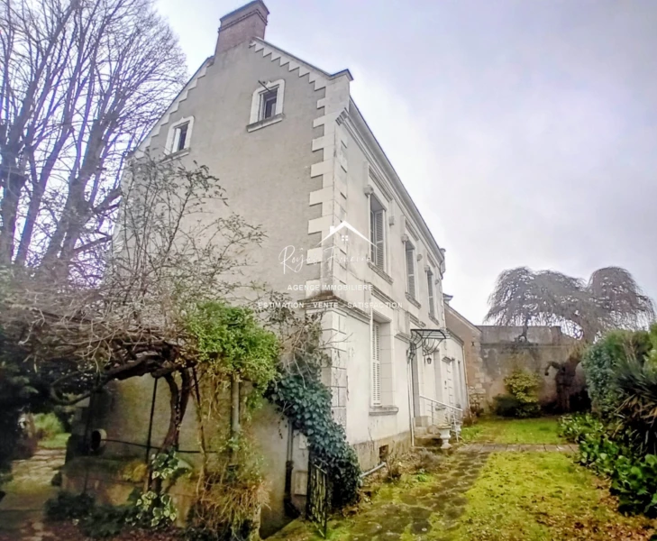 Maison de Maître de 194 m2 avec ses dépendances