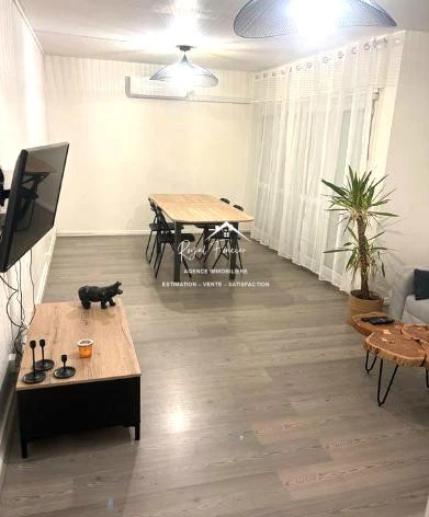 Espace de vie avec bloc clim