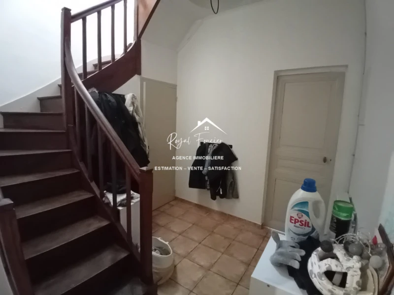 rez de chaussée : Chambre 1 ou bureau