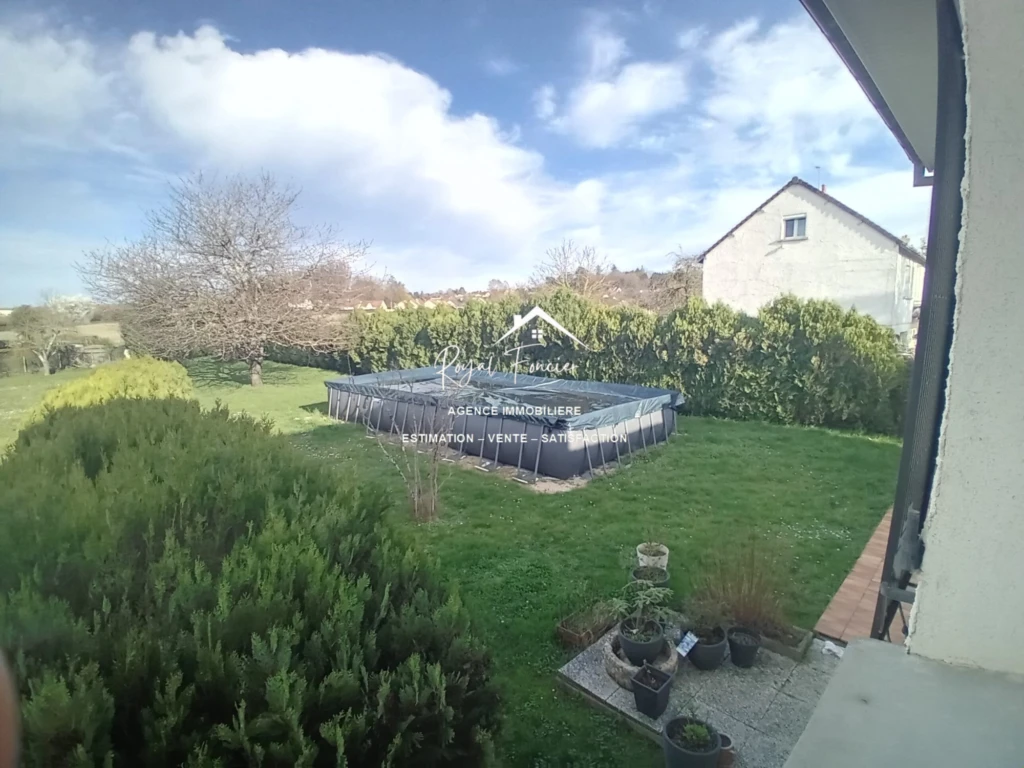 Terrasse à l'arrière de la maison