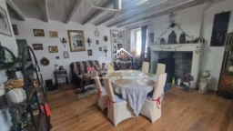 Pièce de vie avec 25 m2 avec un poêle à granulés