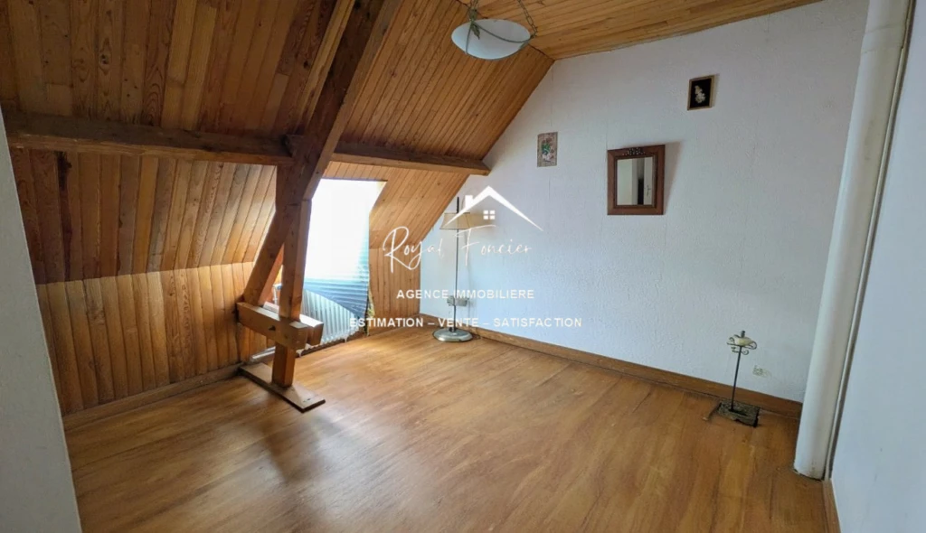 Chambre 5 avec dressing à créer 1er étage