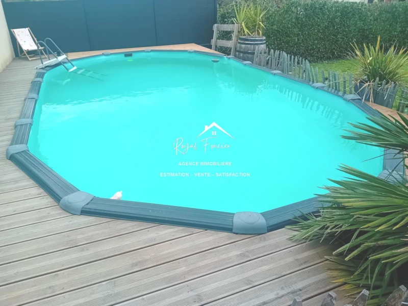 Piscine semi-enterrée, chlore et liner neuf 7 X 3,80 X 1,20