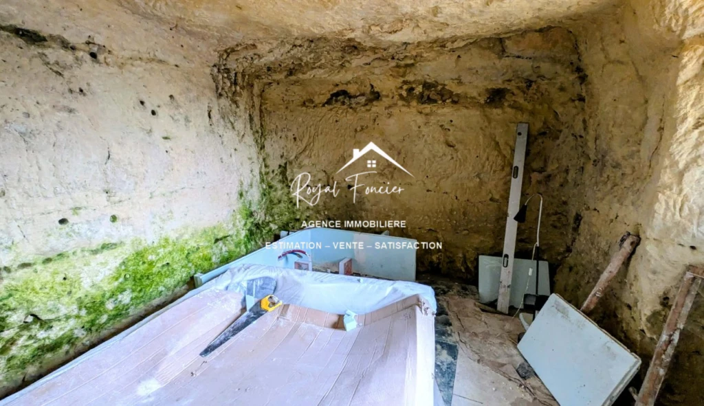 Chambre dans la cave en cours
