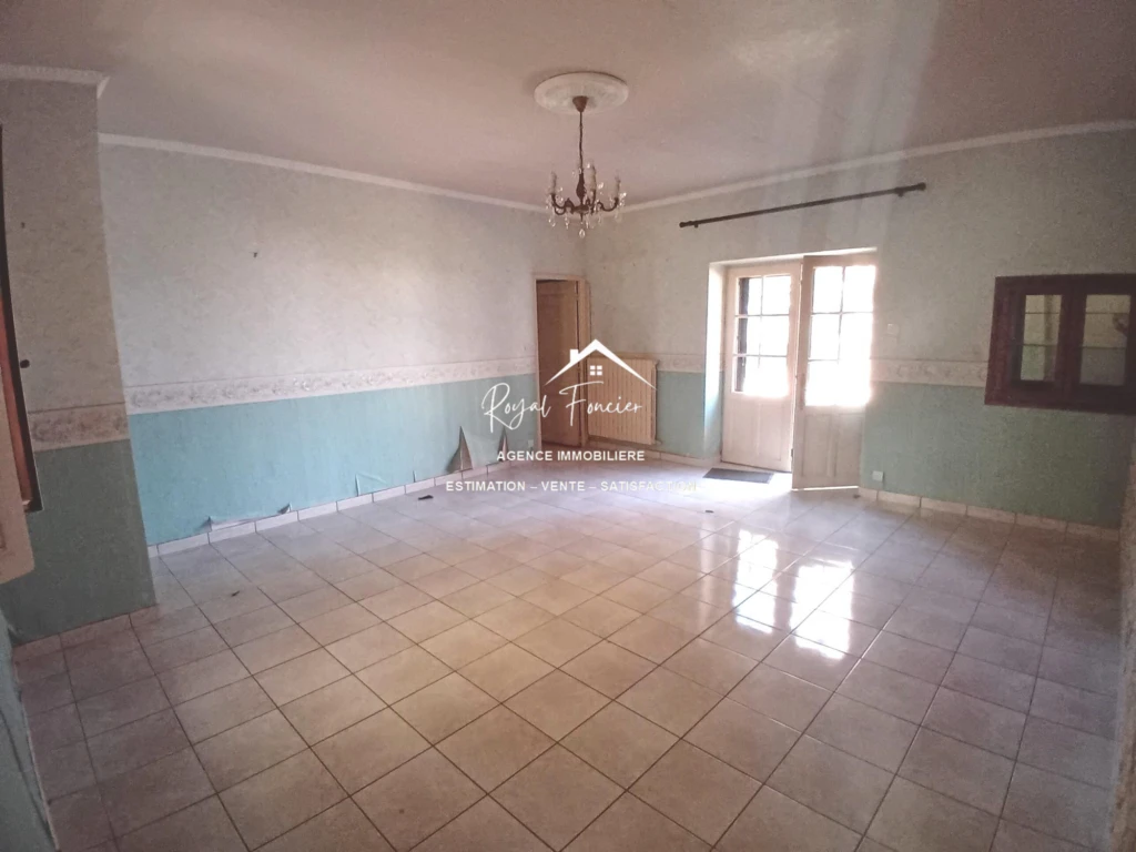 Salon de 22 m2 indépendant