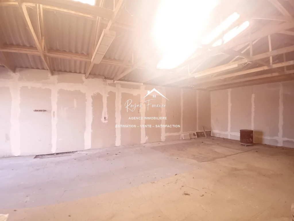 Garage de 140 m2 au sol