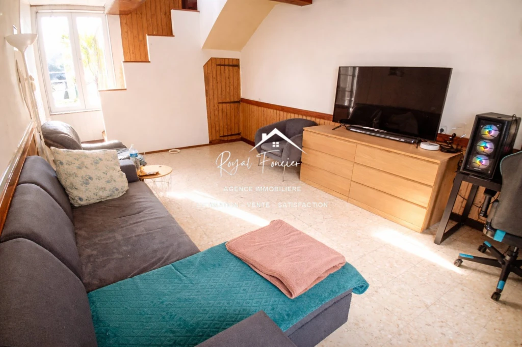 Séjour MAISON 1 louée 495 euros par mois