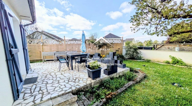 Terrasse à l'arrière de la maison
