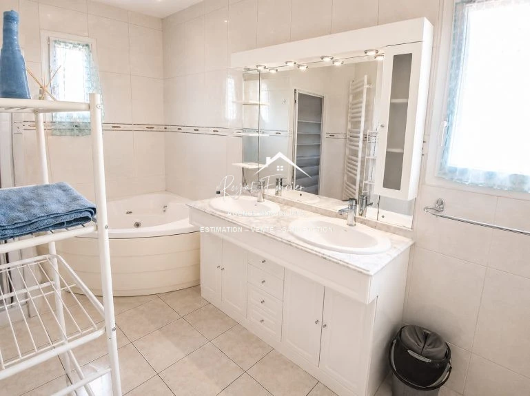 Salle de bain 1er étage