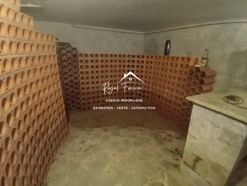 Salle d'eau pour la piscine