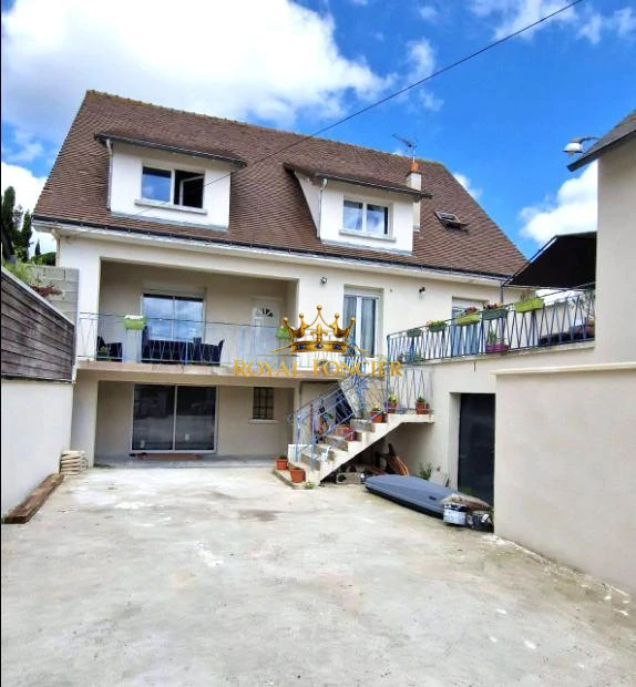 Belle prestation de 200 m2 (deux logements avec accès indépendant)