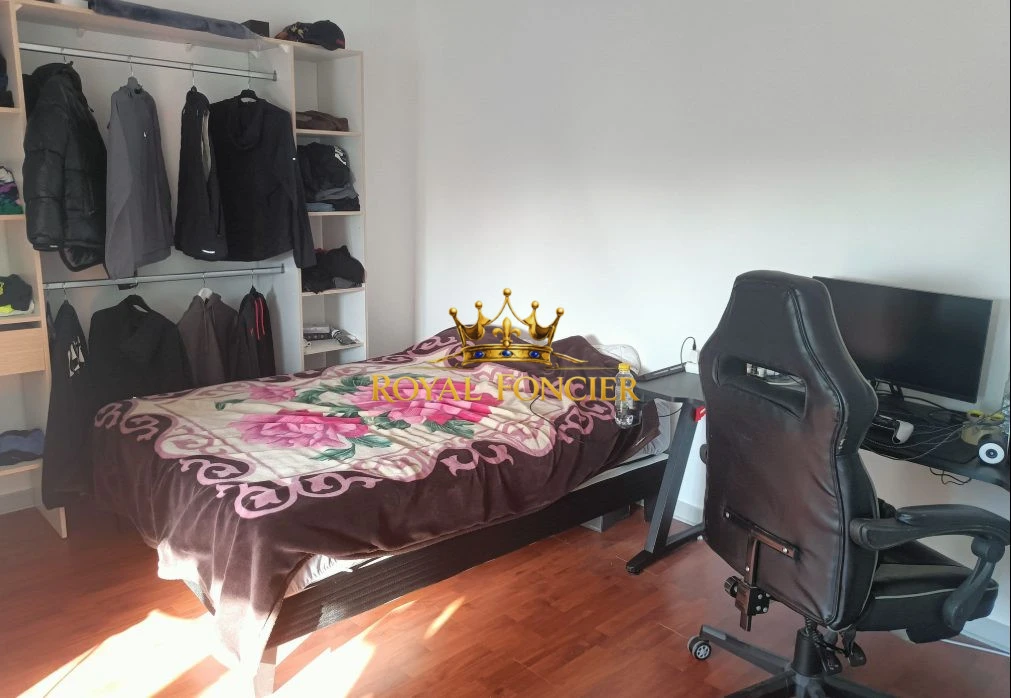 chambre parentale sa salle de bains avec WC privative