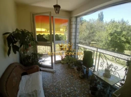 Patio d'entrée