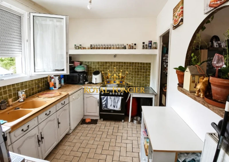 Cuisine aménagée au 1er étage