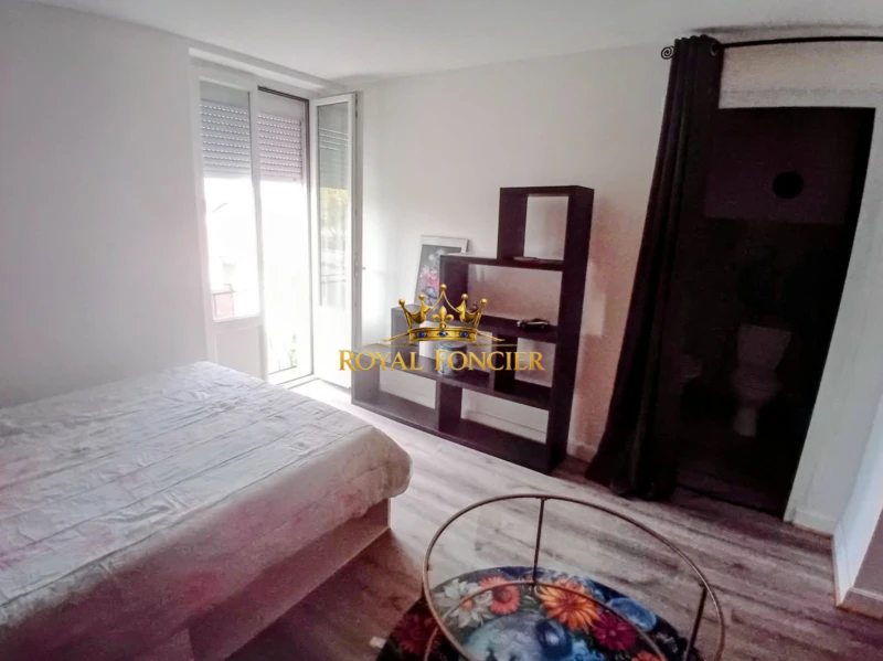 Chambre 2 avec salle de bain