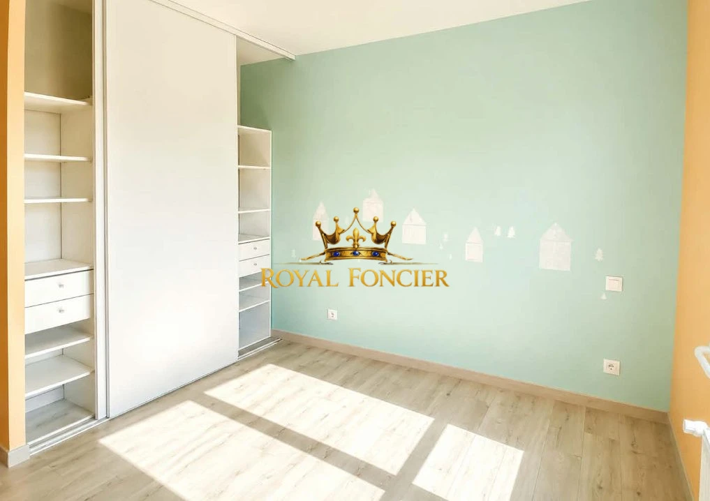 Chambre 2 avec placards