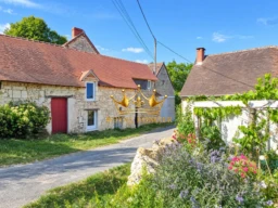 Ensemble immobilier : Maison à restaurer et une dépendance
