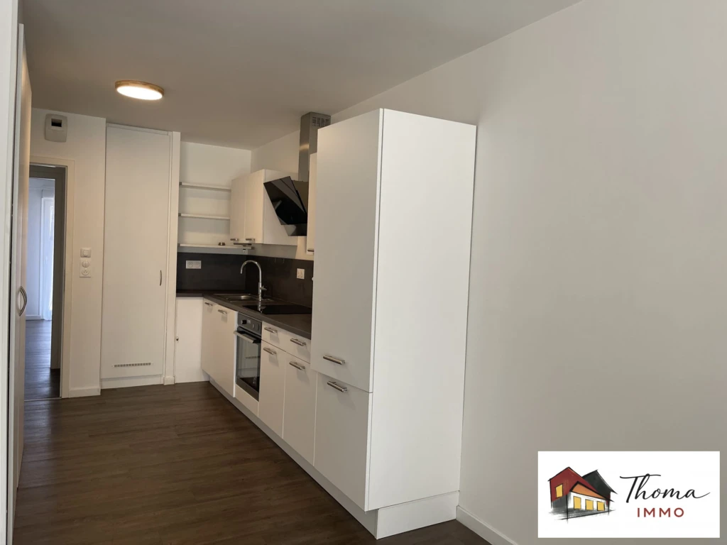 Cuisine équipée avec accès chambres