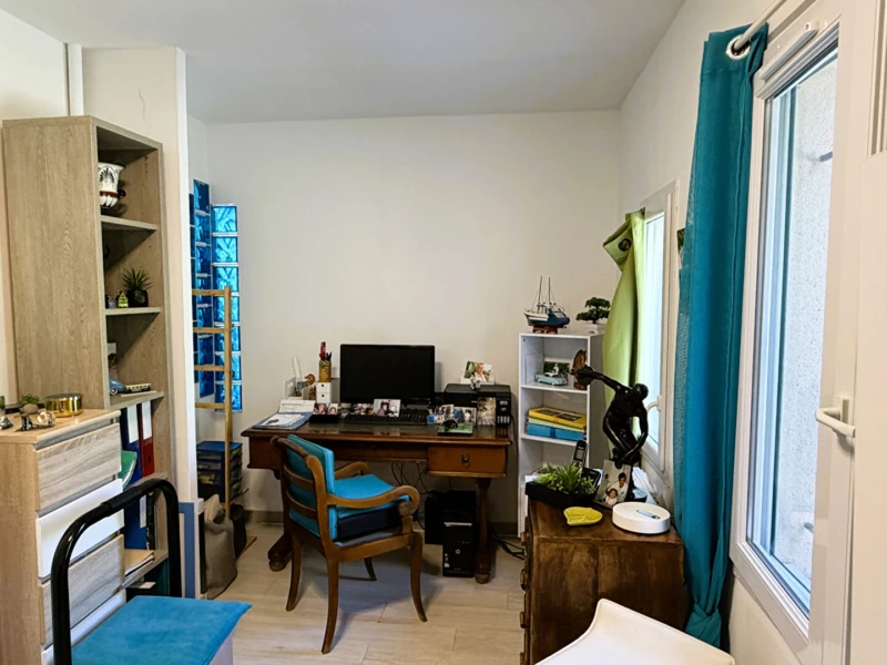Photo 9